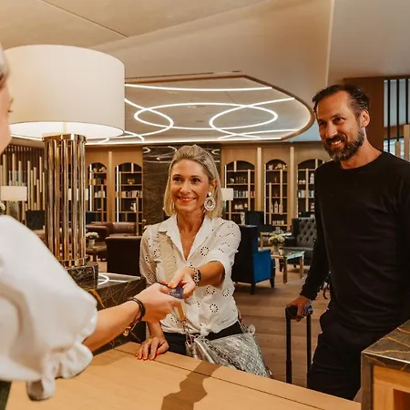 Hotell Friesacher Anif